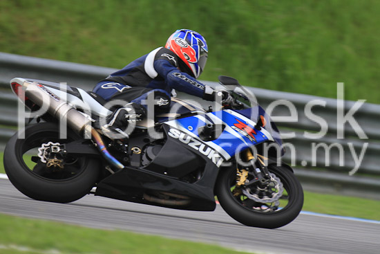 01_101030_00030_RevClub