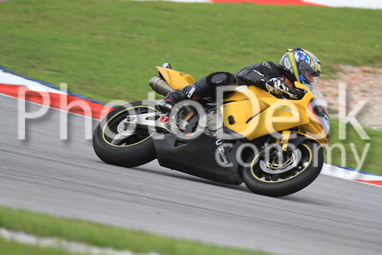 01_101030_00034_RevClub