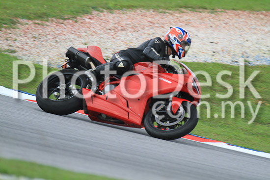 01_101030_00042_RevClub