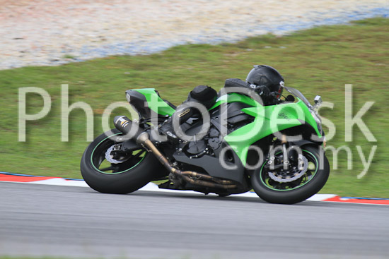 01_101030_00051_RevClub