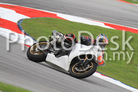 01_101030_00053_RevClub