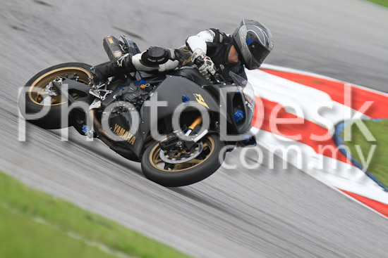 01_101030_00061_RevClub