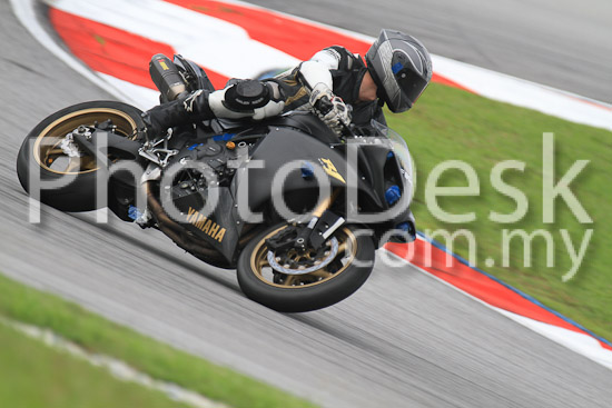 01_101030_00062_RevClub