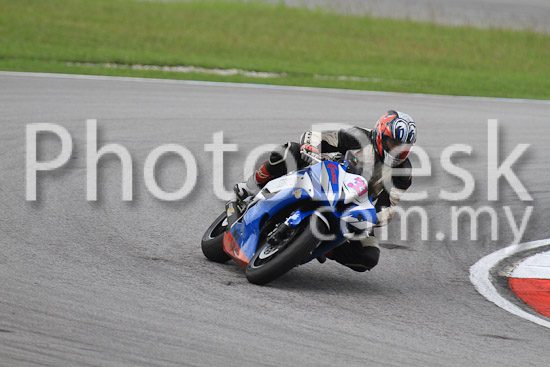 01_101030_00064_RevClub