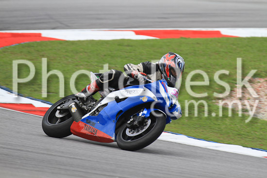 01_101030_00065_RevClub