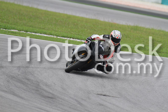 01_101030_00075_RevClub