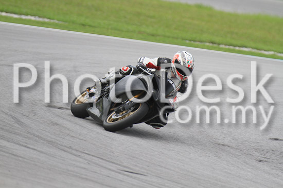 01_101030_00076_RevClub