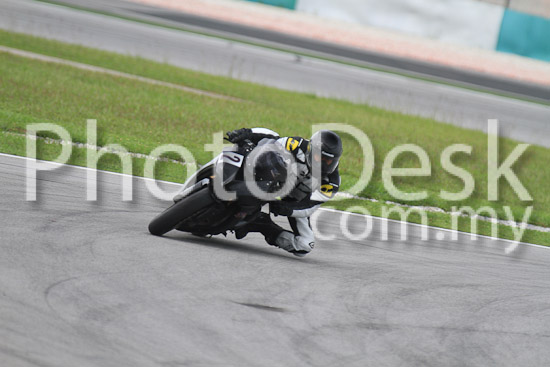 01_101030_00083_RevClub