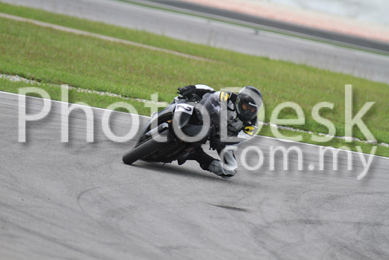 01_101030_00084_RevClub