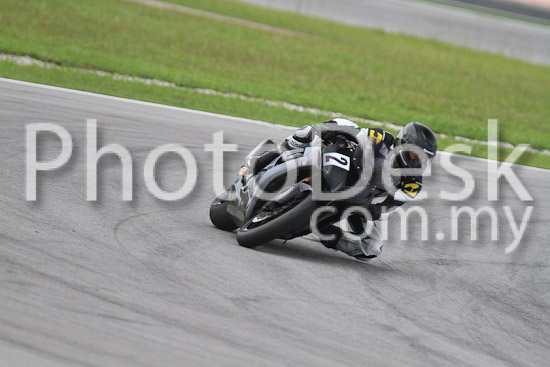 01_101030_00085_RevClub