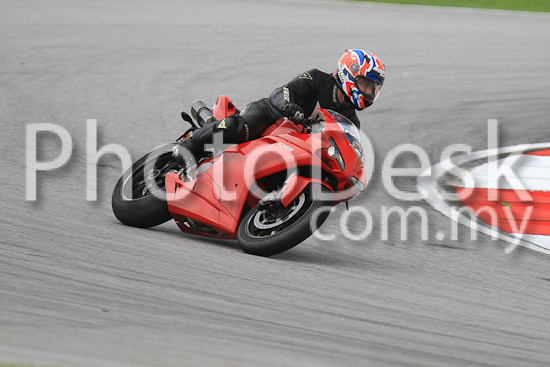 01_101030_00088_RevClub