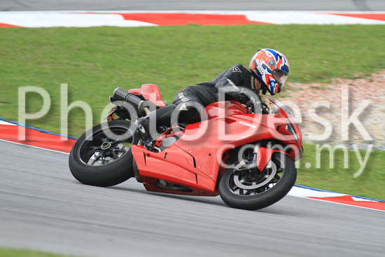 01_101030_00089_RevClub