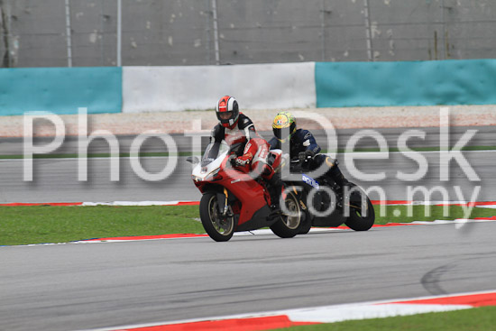 01_101030_00092_RevClub