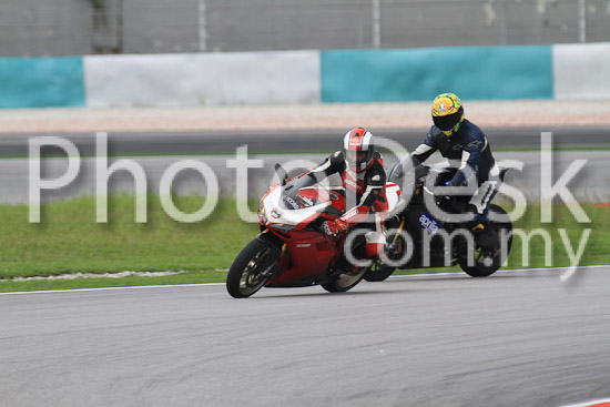 01_101030_00093_RevClub