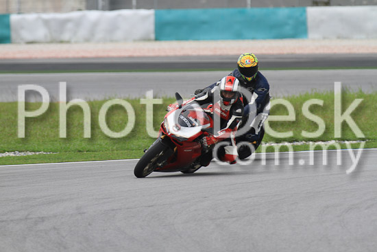 01_101030_00094_RevClub