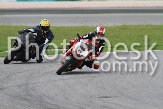 01_101030_00096_RevClub