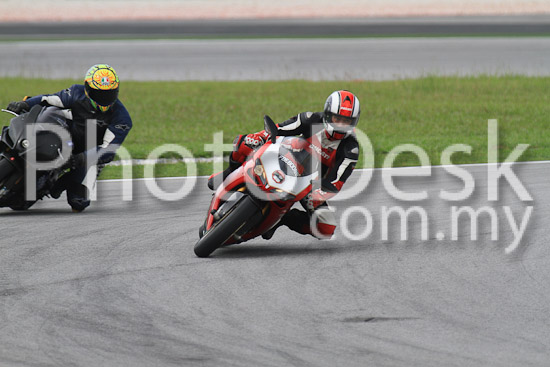 01_101030_00097_RevClub