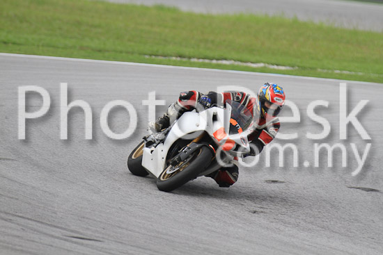 01_101030_00103_RevClub