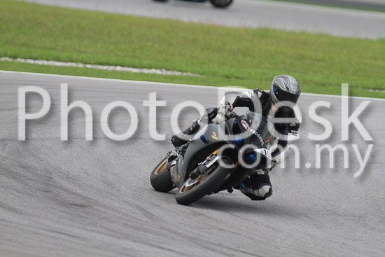 01_101030_00105_RevClub