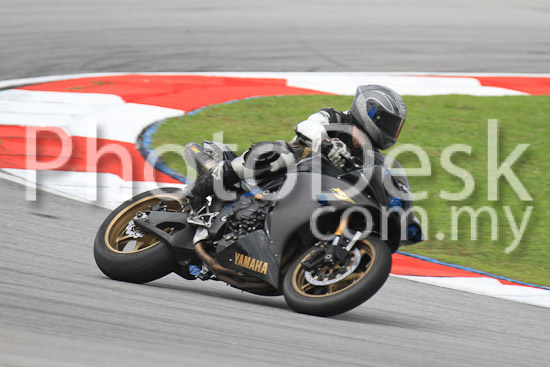 01_101030_00108_RevClub