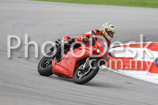 01_101030_00109_RevClub