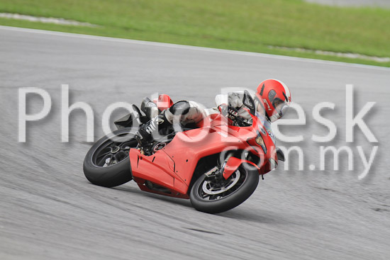 01_101030_00115_RevClub