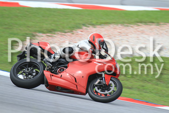 01_101030_00117_RevClub