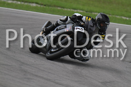 01_101030_00121_RevClub