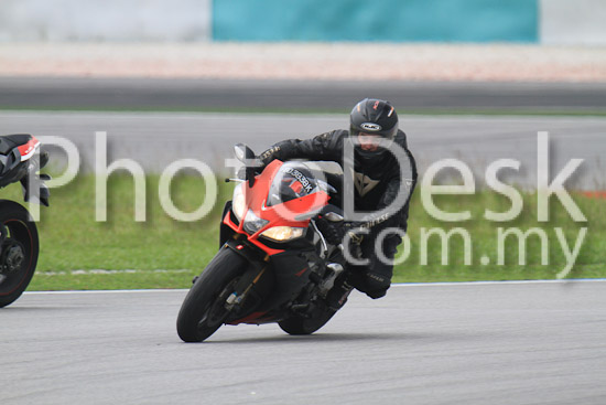 01_101030_00123_RevClub