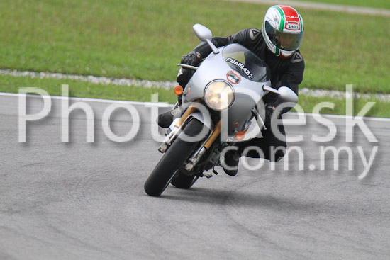 01_101030_00128_RevClub