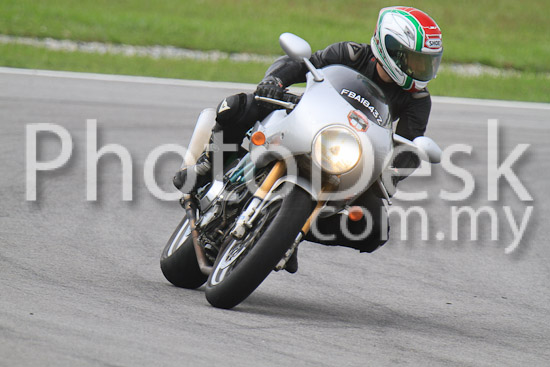 01_101030_00129_RevClub