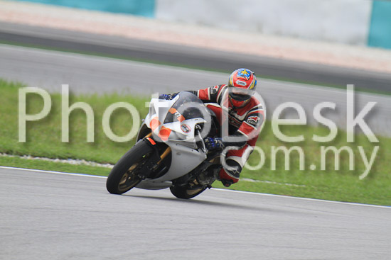 01_101030_00132_RevClub