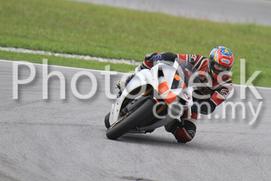 01_101030_00133_RevClub