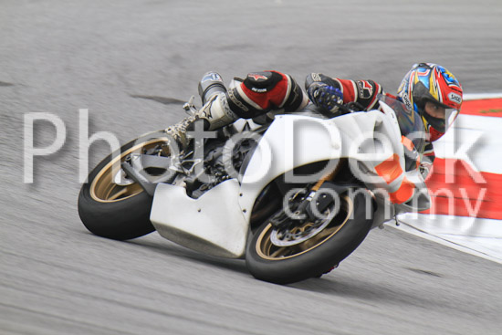 01_101030_00135_RevClub