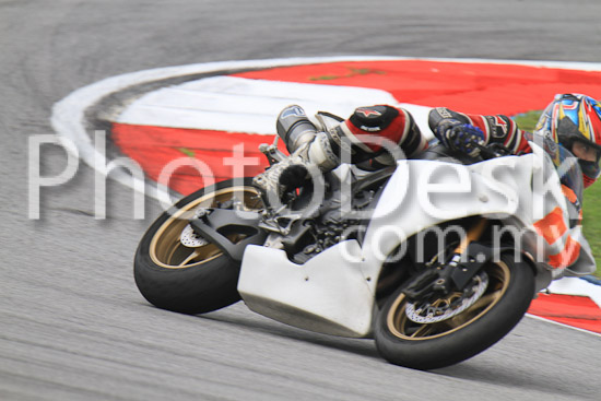 01_101030_00136_RevClub