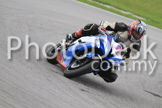 01_101030_00144_RevClub