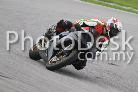 01_101030_00153_RevClub