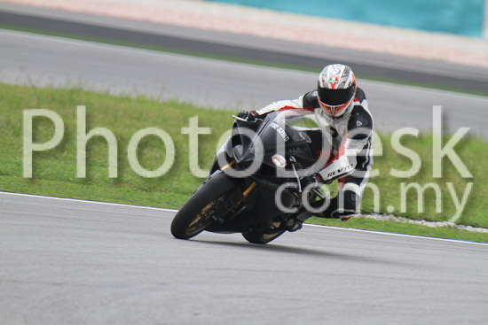 01_101030_00164_RevClub