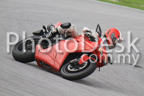 01_101030_00172_RevClub