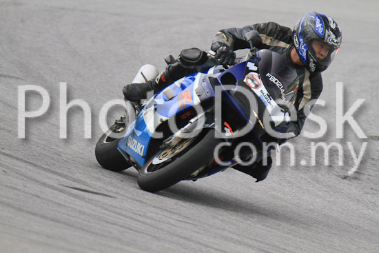 01_101030_00176_RevClub