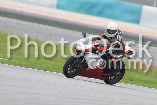 01_101030_00186_RevClub