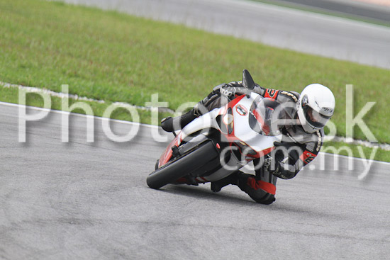 01_101030_00188_RevClub