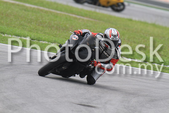 01_101030_00193_RevClub