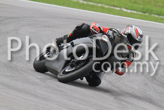 01_101030_00195_RevClub