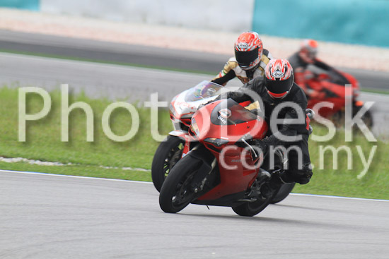 01_101030_00203_RevClub