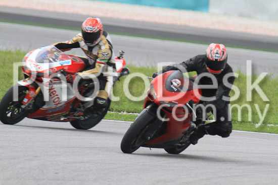 01_101030_00204_RevClub