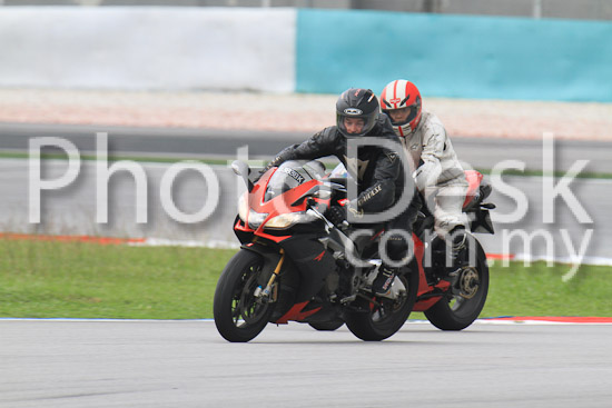 01_101030_00217_RevClub