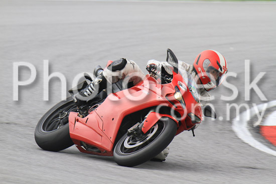 01_101030_00224_RevClub