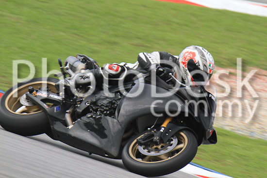 01_101030_00229_RevClub