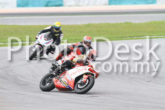 01_101030_00233_RevClub